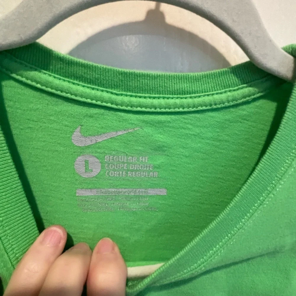Nike youth large. In‎ great condition.  Short sleeve T-shirt.